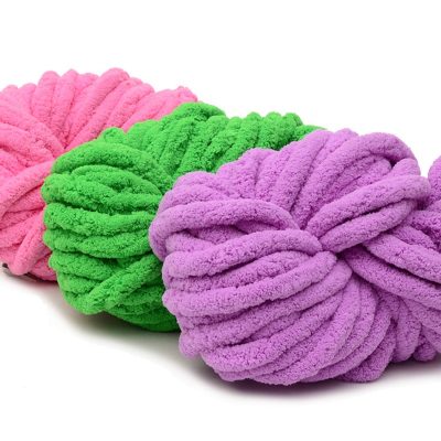 Thick and comfortable chenille polyester yarn