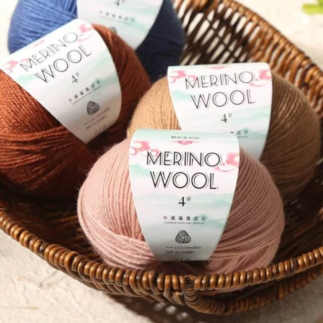 Chunky Merino wool yarn for scarves,