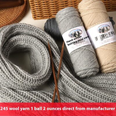 Thick alpaca wool yarn for scarves
