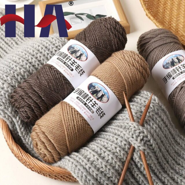 Premium Alpaca Wool Thick Yarn Factory for Hand-Knitting (1) Thick alpaca wool yarn for scarves
