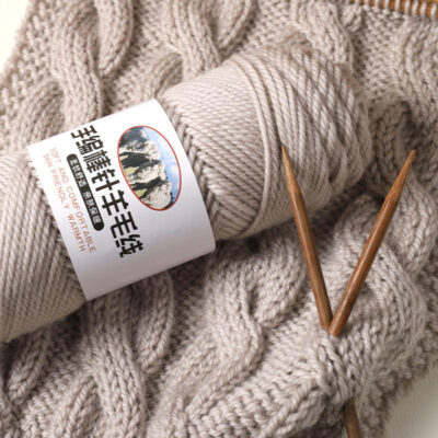 Thick alpaca wool yarn for scarves