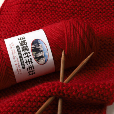 Thick alpaca wool yarn for scarves